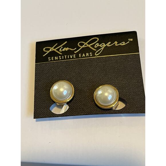 Kim Rogers Jewelry - NOS Kim Rogers Gold Toned Pearl Cabochon For Sensitive Ears CLIP ON New